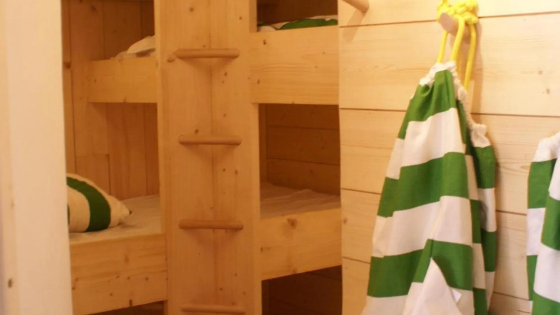 Morzine : Apt 6 Pers, 2 Ch, Cuisine Equipee, Balcon, Parking, Casier A Skis - Fr-1-524-119 Apartment