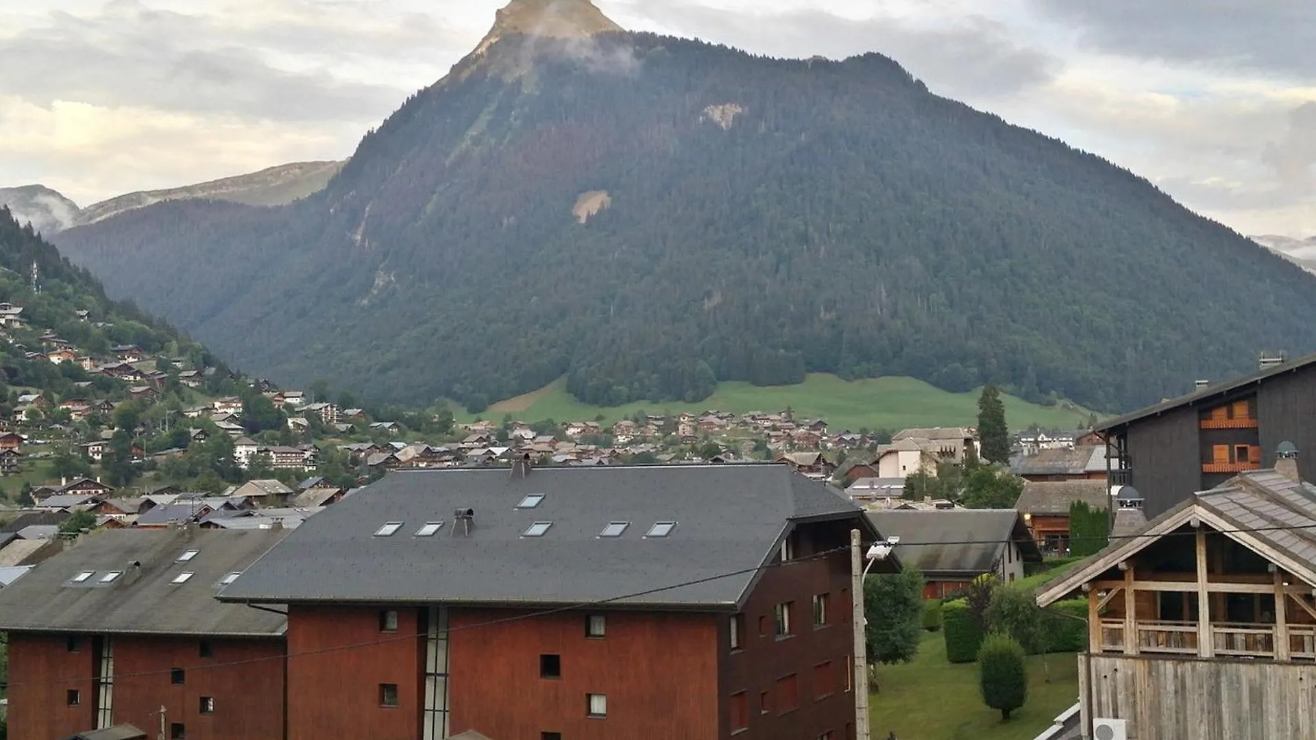 Morzine : Apt 6 Pers, 2 Ch, Cuisine Equipee, Balcon, Parking, Casier A Skis - Fr-1-524-119 France